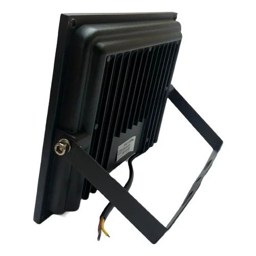 Refletor LED bivolt, 150 W, branco frio. Foto 2 do produto.