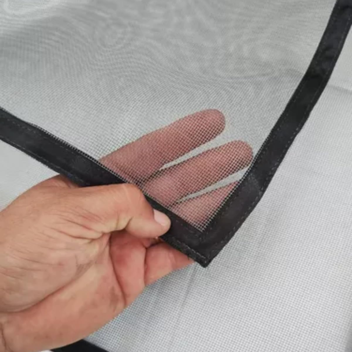 Tela Mosquiteira LLEV Preta em Fibra de Vidro com Velcro 1,50 x 1,00 m — imagem 7