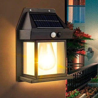 Luminária solar LED com sensor de presença. Foto 3 do produto.