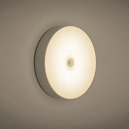 Luminária LED recarregável com sensor de movimento. Foto 1 do produto.