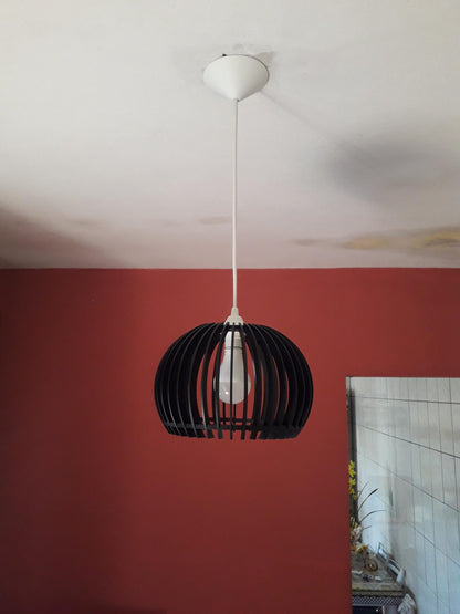 Luminária pendente Esfera em MDF, Cor: Preto. Foto 3 do produto.