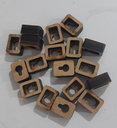 Suportes para pendurar placas e mandalas, kit de 10. Foto 1 do produto.