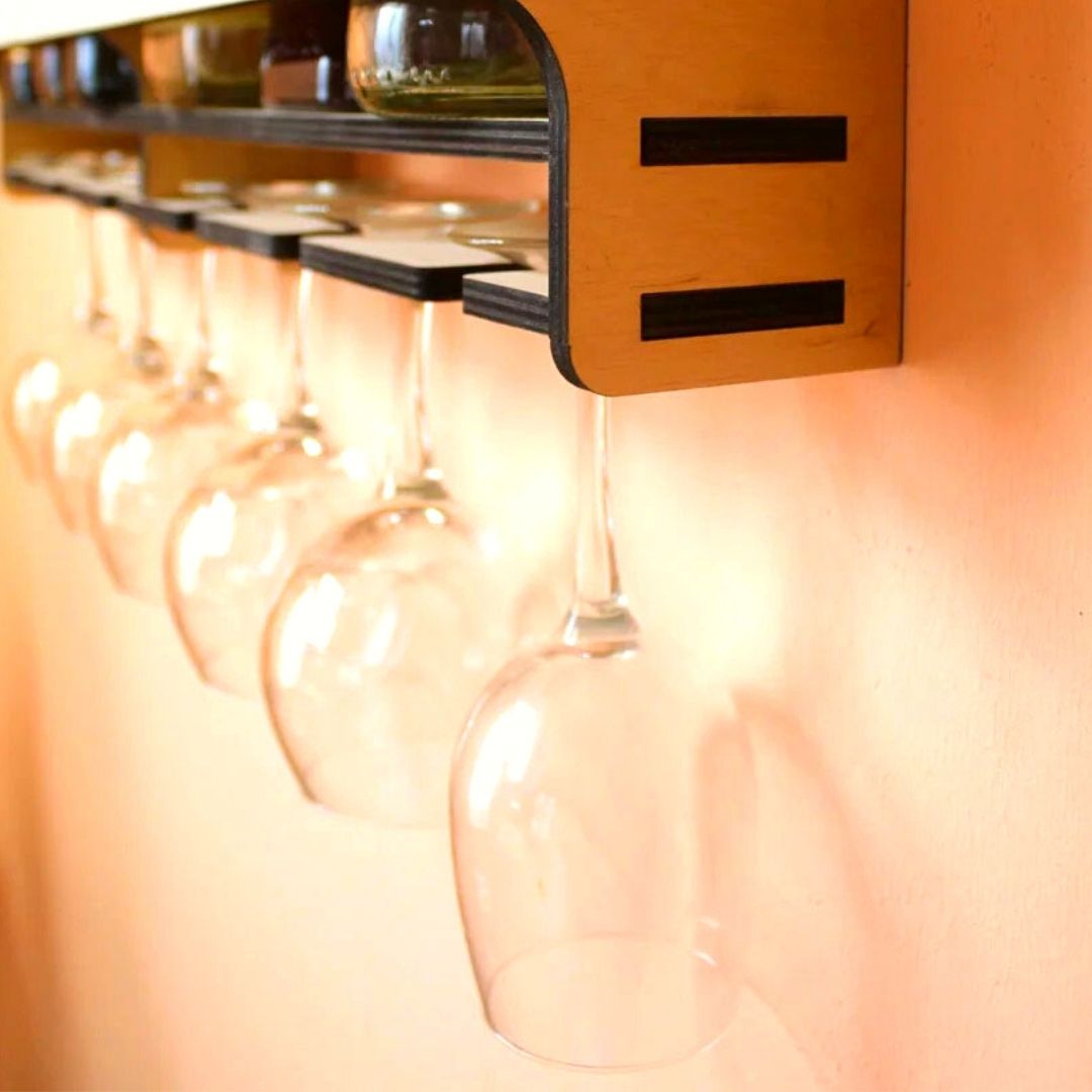 Mini adega em MDF para 6 garrafas. Foto 4 do produto.