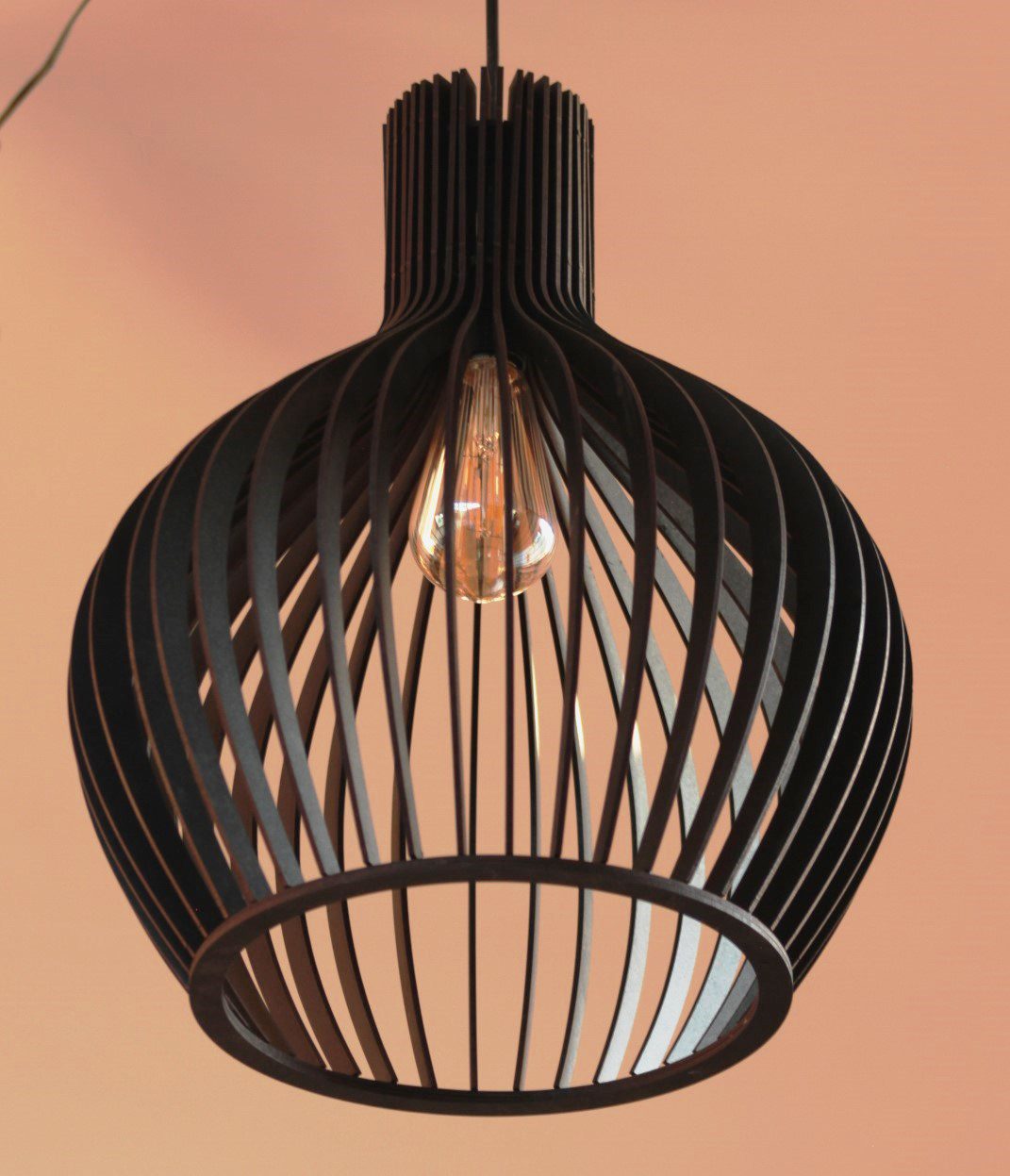 Luminária pendente Vegas em MDF, referência LCD0170, Cor: Preto. Foto 1 do produto.