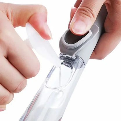 Escova para louça com dispenser de detergente 2 em 1. Foto 5 do produto.