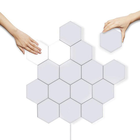 Luminária LED hexagonal modular com acionamento por toque. Foto 2 do produto.
