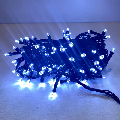 Cordão de 100 LEDs em formato de gota, 10 m, fio preto, branco frio. Foto 3 do produto.