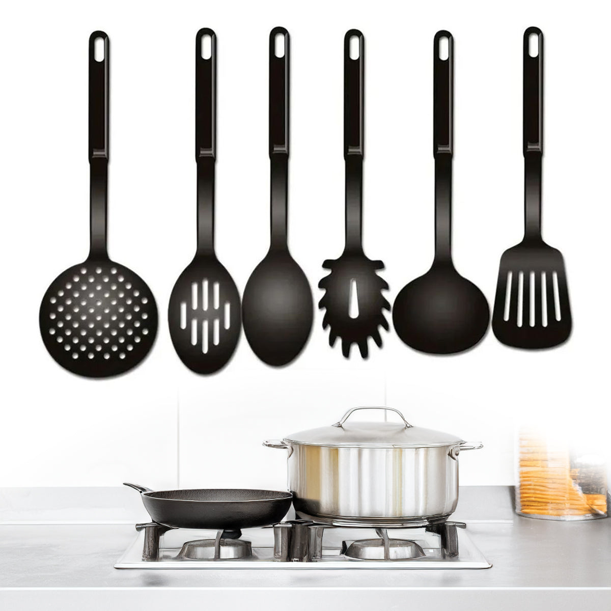 Conjunto de utensílios de cozinha com concha e pegadores, preto. Foto 1 do produto.