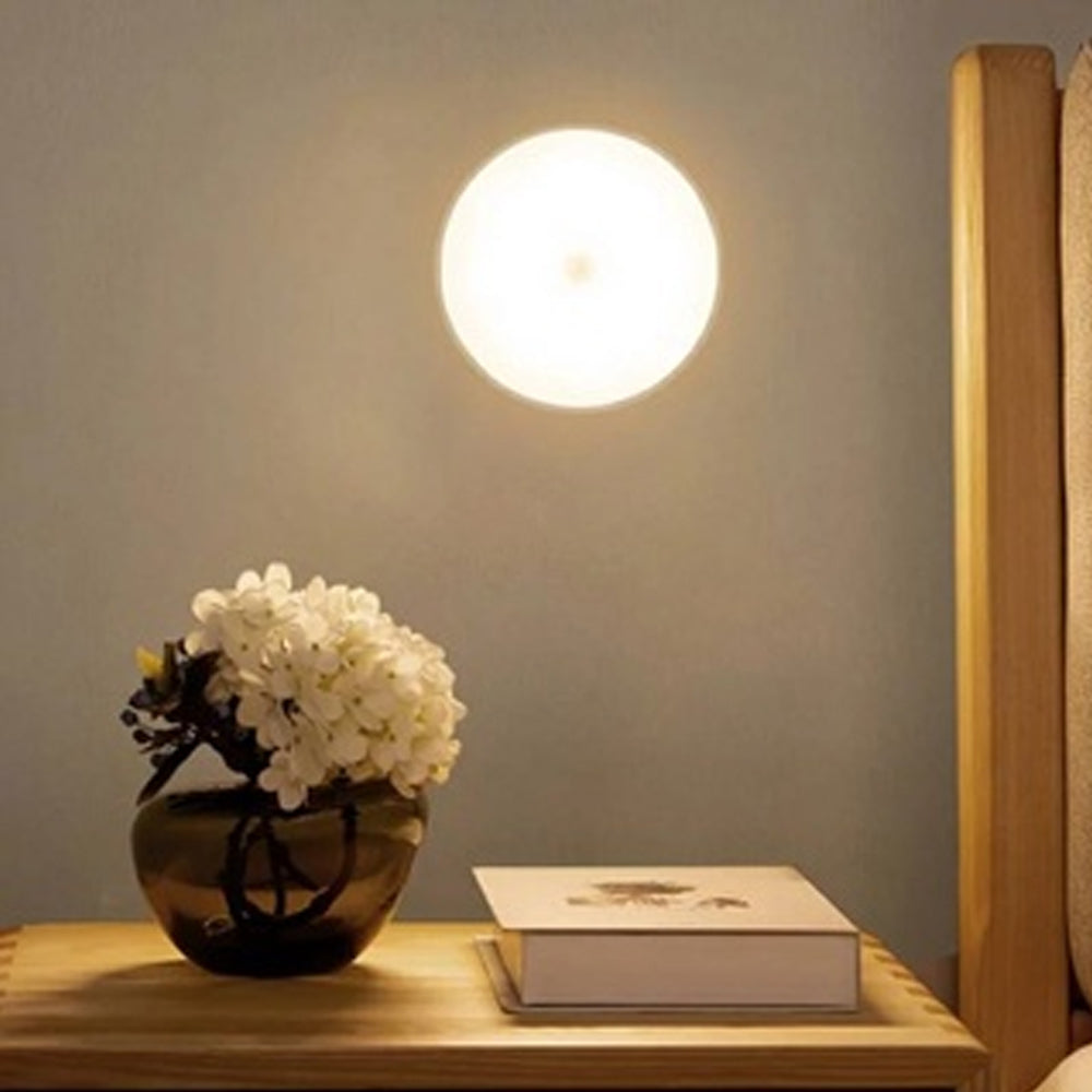 Luminária LED recarregável USB com sensor de presença. Foto 4 do produto.