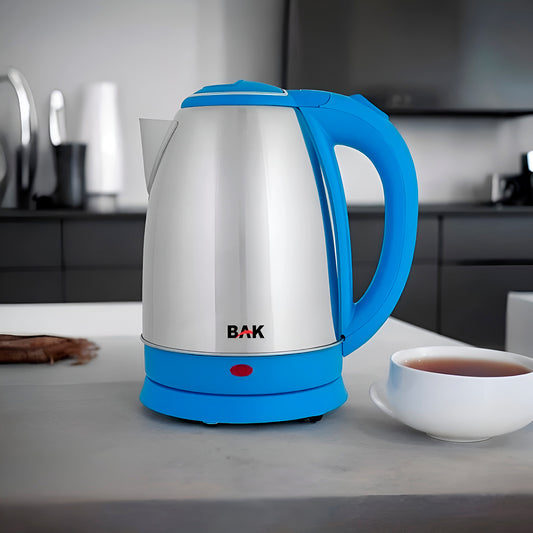 Chaleira elétrica de aço inox 1,8 litro 1100 W 110 V, azul claro. Foto 2 do produto.